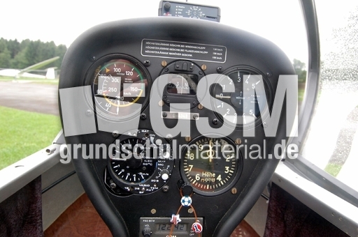 Segelflugzeug L33-Solo_Cockpit_2.JPG